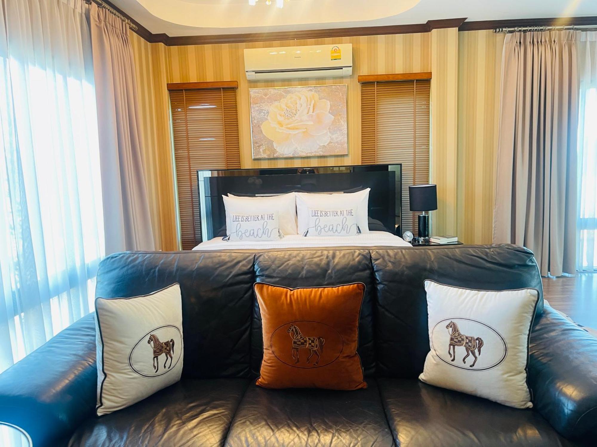 Romlaphass Boutique Villa Kalasin Bagian luar foto